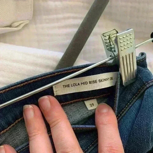 ARITZIA  DENIM FORUM LOLA MID RISE SKINNY 28 L SIZE 29 - Picture 7 of 7